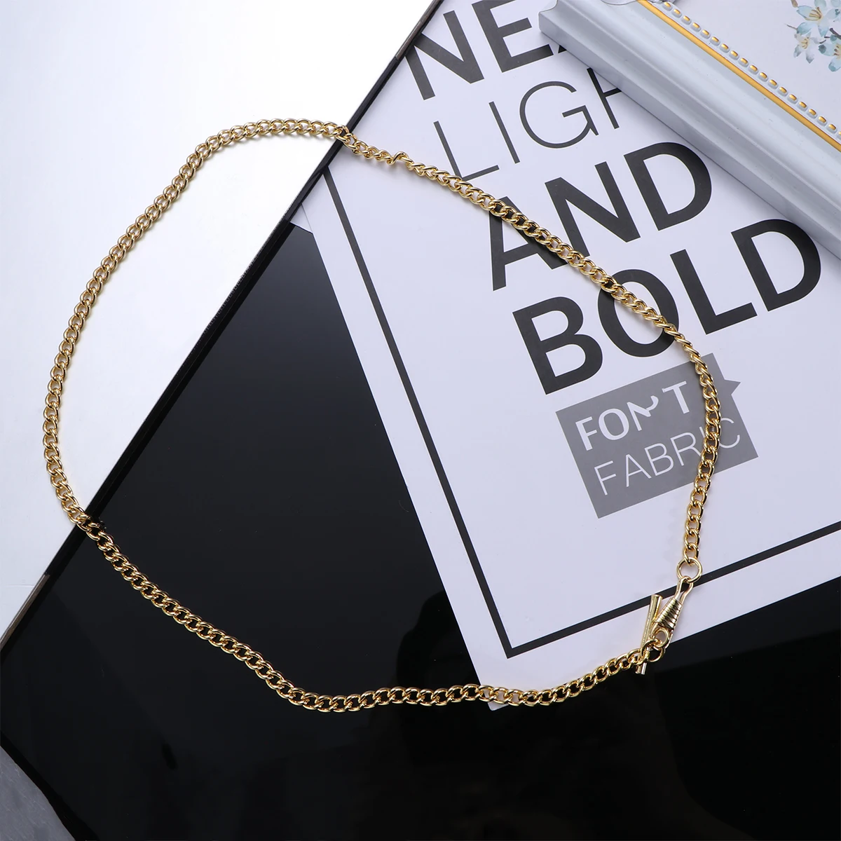 

Classic Metal Plated Pocket Watch Chain Jean Belt Chain Watch Holder Decoration (Golden Total Length 65cm)