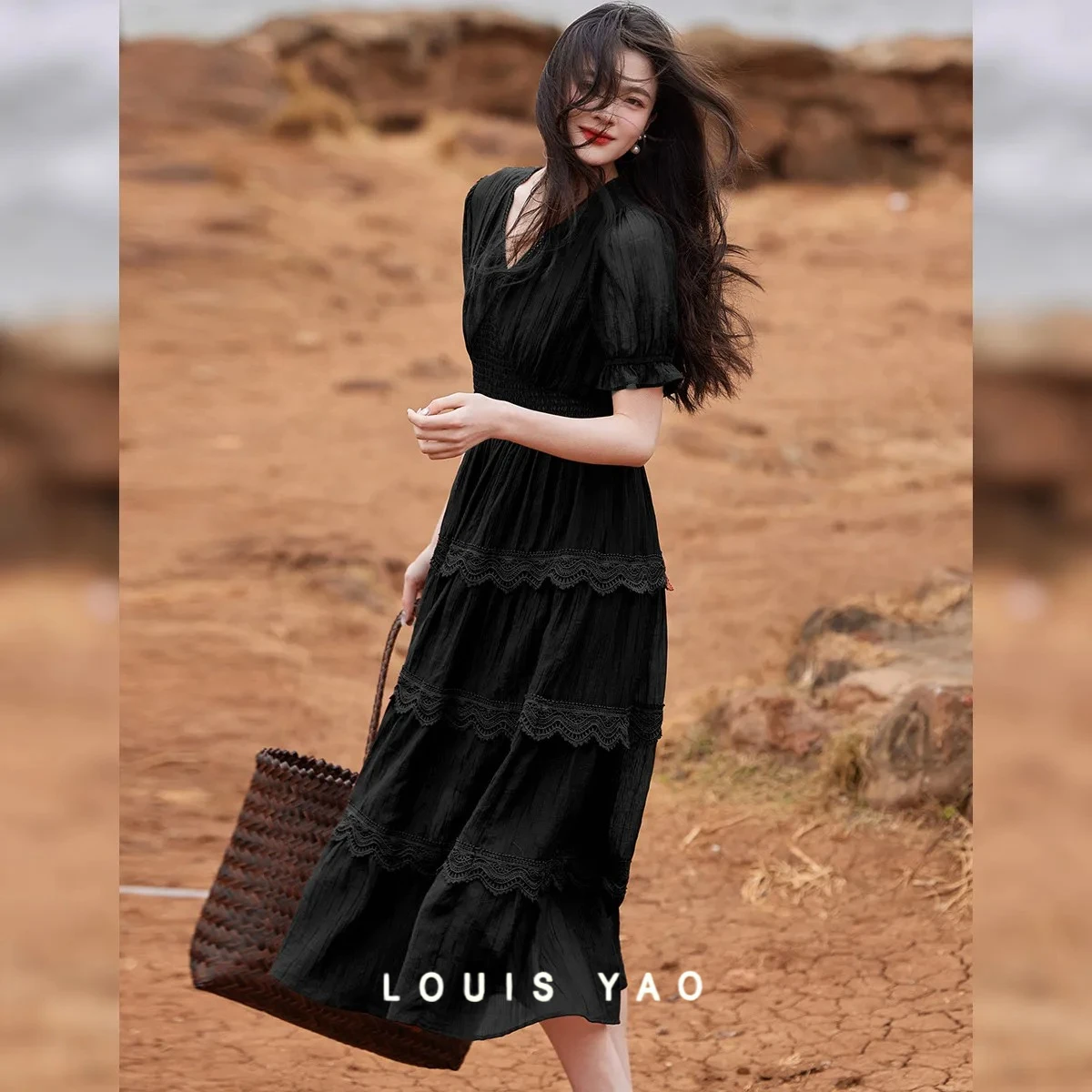 

Cake Layer Lace Patchwork Long Dresses with Fashionable Temperament V-neck Elastic Slim Fit Long Women Dress Summer New 2025