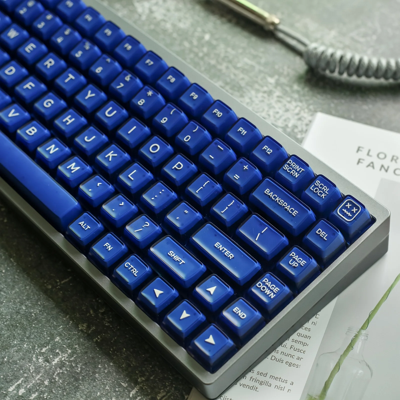 

Klein Blue Jade 142 Keys RSA Profile Shine Through Keycaps PBT Keycaps Double Shot Custom Keycaps For Mechanical Keyboard