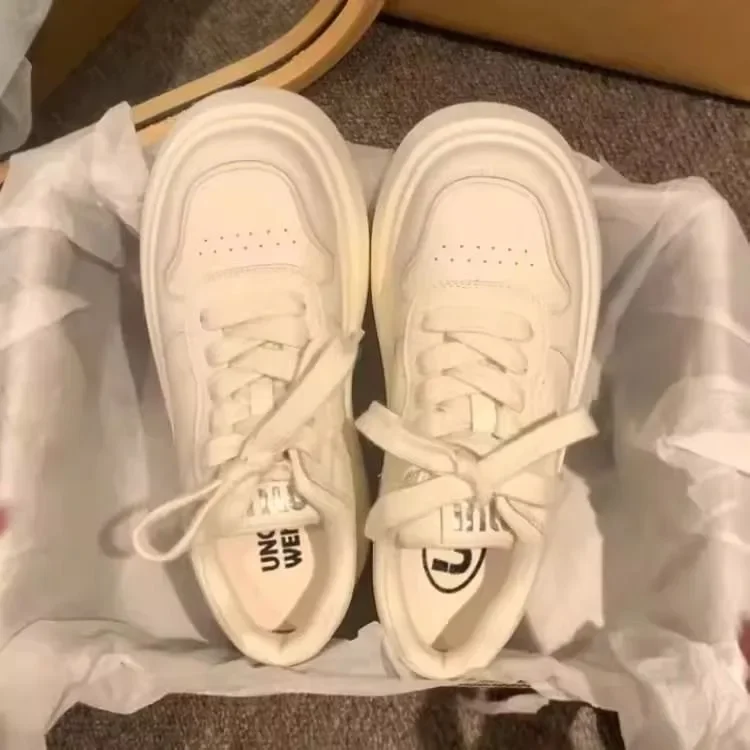 White Shoes  Spring and Autumn New Edition Bread Shoes Sports Luxury Casual Shoes Height Raising Single Shoes Lace Up Board