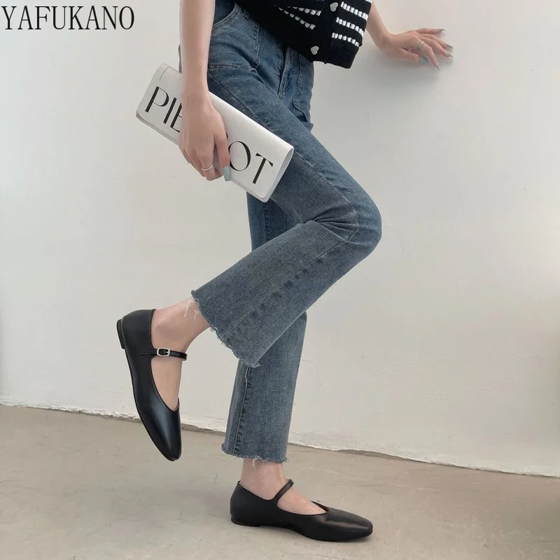 Soft Bottom Girl Flat Shoes Simple Retro 2024 New Fairy Style All-match Gentle Single Shoes Buckle Strap Small Leather Shoes