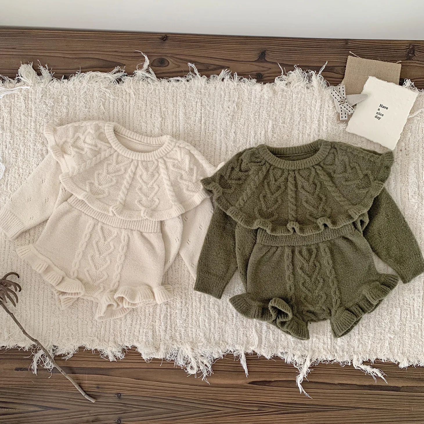 

2026 Spring Knit Baby's Sets Toddler Baby Sweater Plush Top Shorts 2-piece Set New Born Baby Girl Clothes Girl Outfit Set