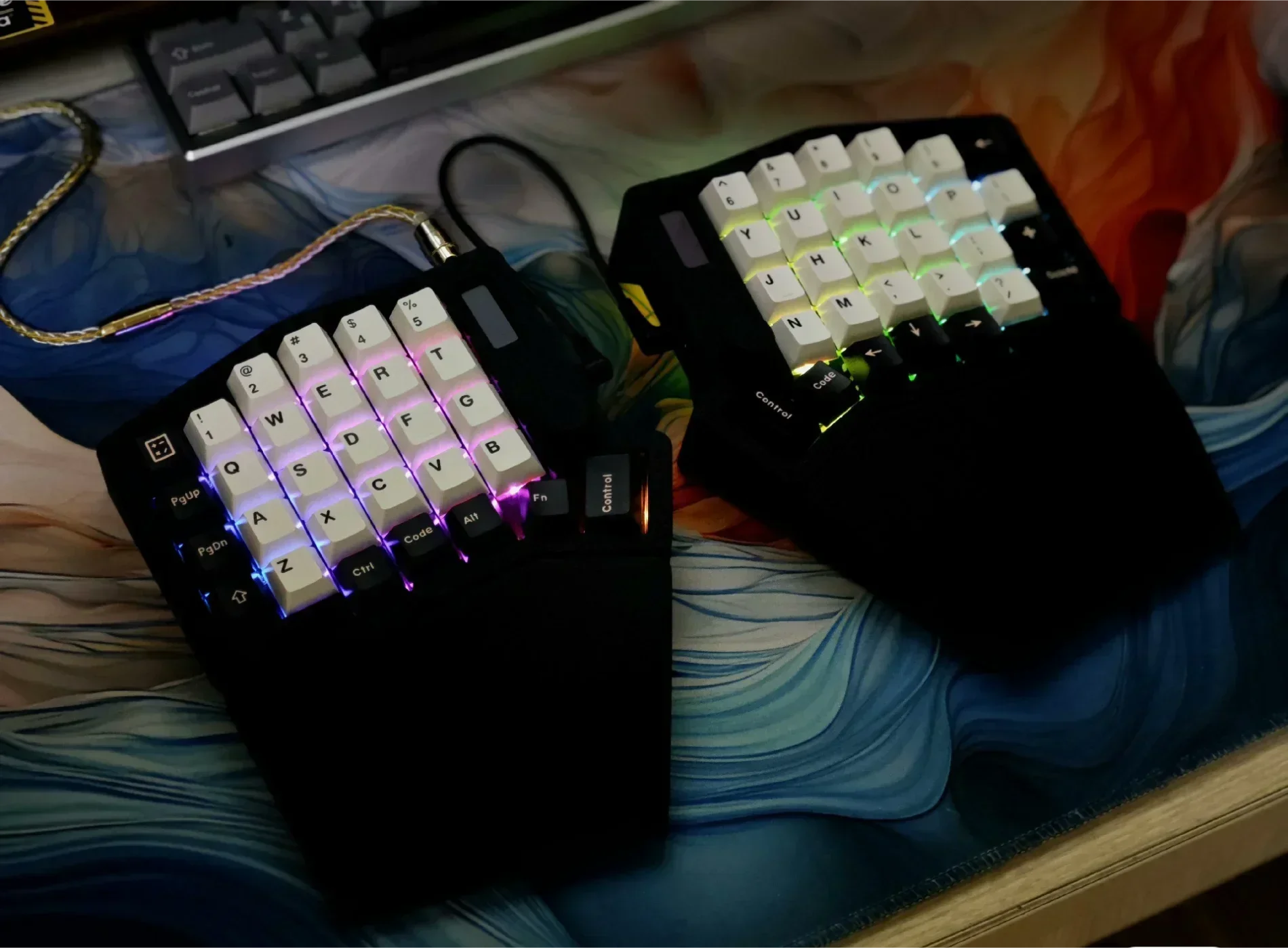 Imagem -03 - Kit de Teclado Mecânico com Atração Magnética Palm Descanso Personalizado Único Modo Chifre com Fio Split Suave Rgb