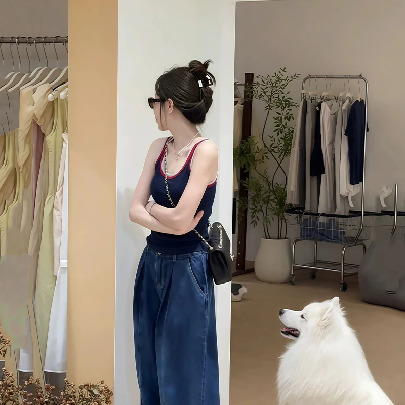 سترة نسائية قصيرة بألوان متباينة بقصة ضيقة ومتعددة الاستخدامات بدون أكمام ورقبة على شكل حرف U