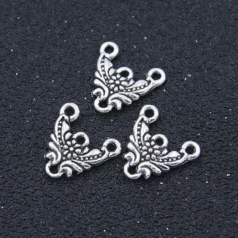 30Pcs 14*14MM 2 Color  Fresh Flowers Porous  Charm Retro  Zinc Alloy Connectors Linker DIY Pendant Jewelry Accessorie Material