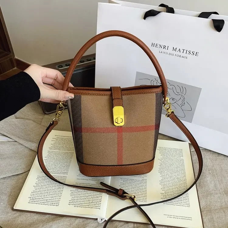 

2026 New High-end Textured Vertical Leather Canvas Plaid Mobile Phone Bag Fashionable Versatile Portable Shoulder Messenger Bag