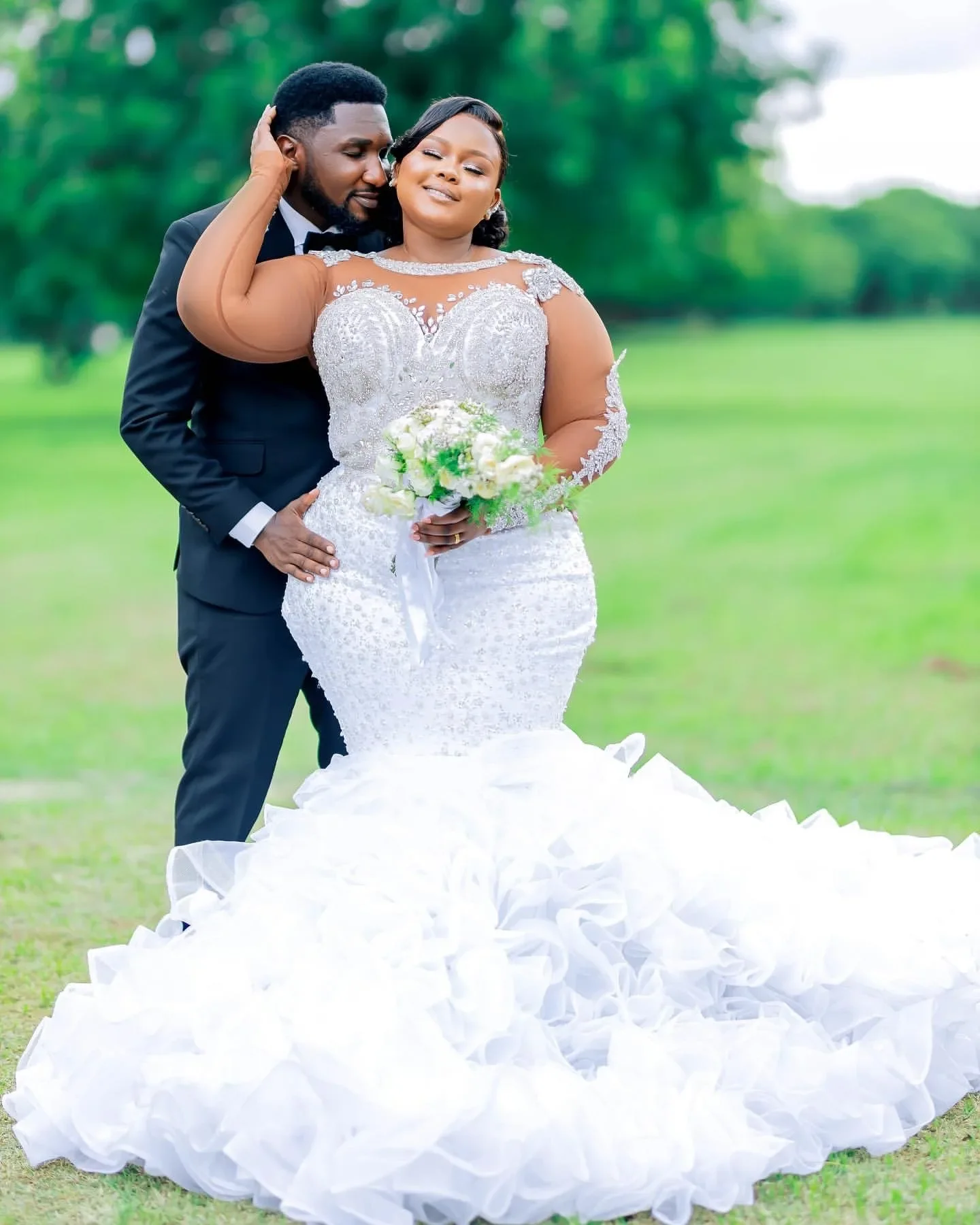 Customized Luxury Arabic Aso Ebi Plus Size Wedding Dress Long Sleeves Shinny Crystals Beads Cascading Ruffles Bridal Gown
