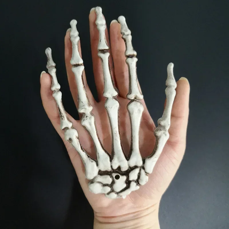 1 Pairs Halloween Decoration Props Halloween Decoration Realistic Life Size Skeleton Hands Plastic Human Hand Bone Plastic Hands