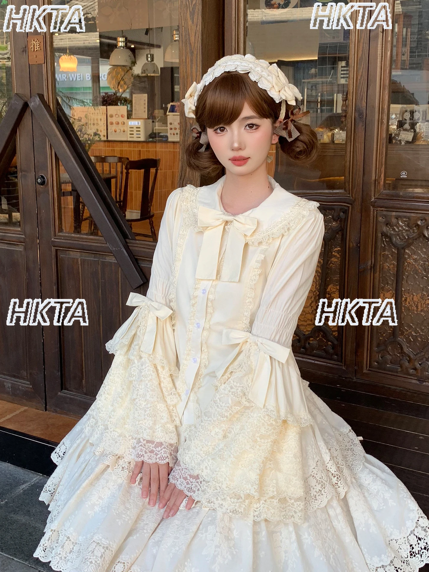 

Gothic style Sweet Slim Skinny Lolita Shirts Women Autumn Oversized Lace Ji Sleeves Doll Collar Bow blouses Top Inside female
