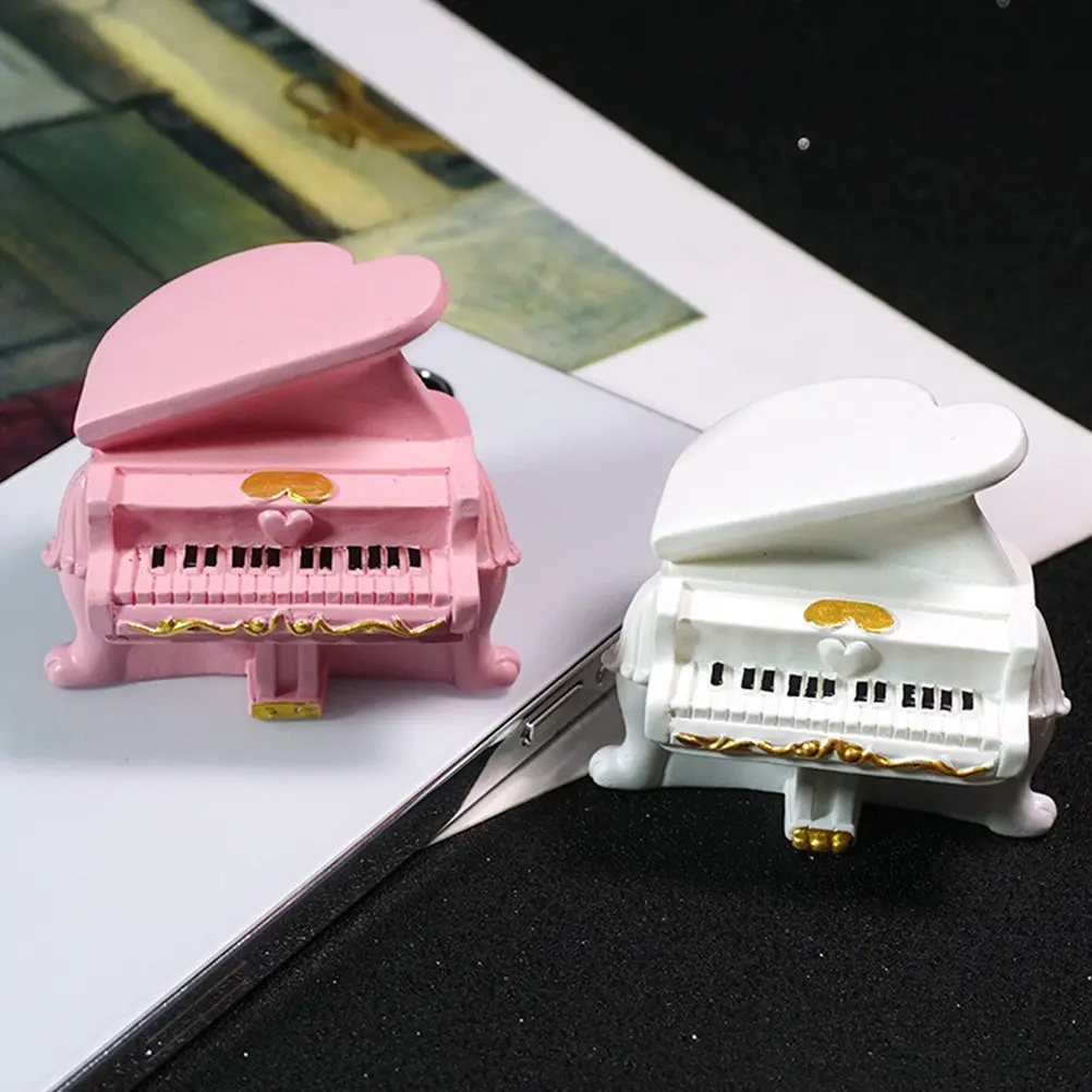 

2 шт. миниатюрные декоративные пианино из смолы, поделки своими руками, украшения для кукольного домика, имитация музыкального инструмента, декор для дома