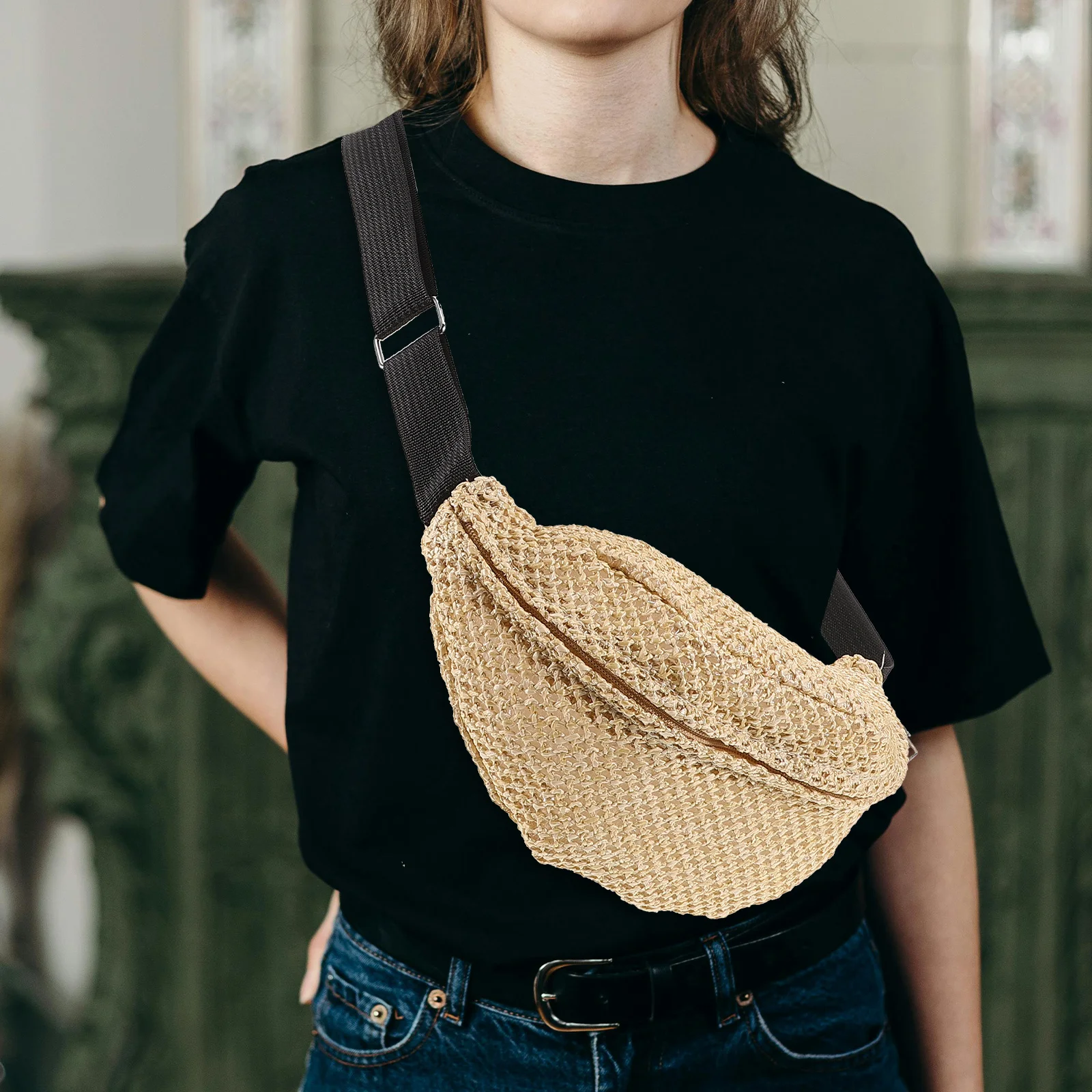 

Mini Woven Waist Bag Summer Crossbody Shoulder Chest Purse Lightweight Boho Sling Bag for Women Travel Daily Use