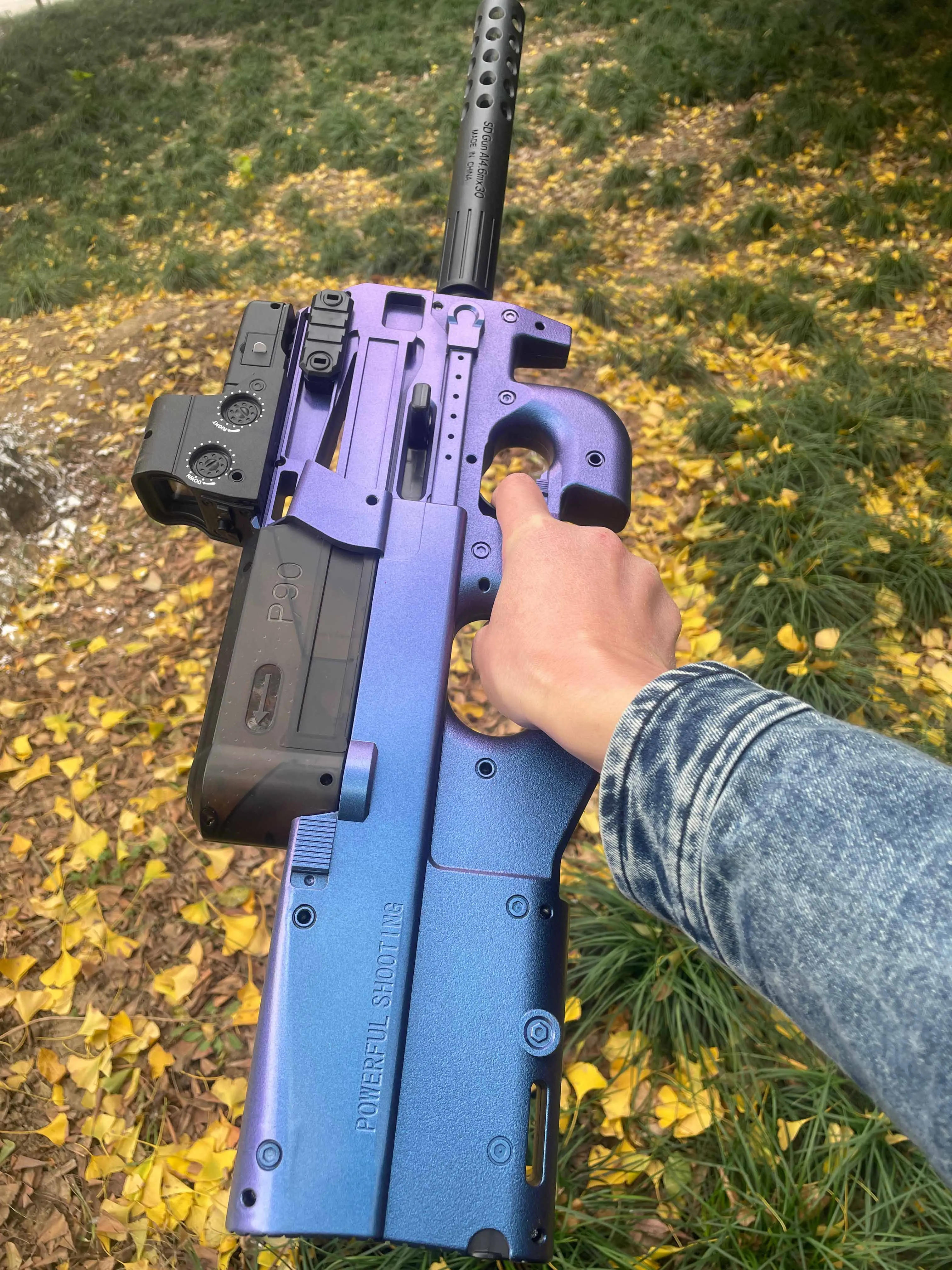 クリスマスギフト人気商品 P90 ゲルブラスター フルオート カラーシフト 30M射程 ゲルボールブラスター 大人・ティーン向け誕生日プレゼント