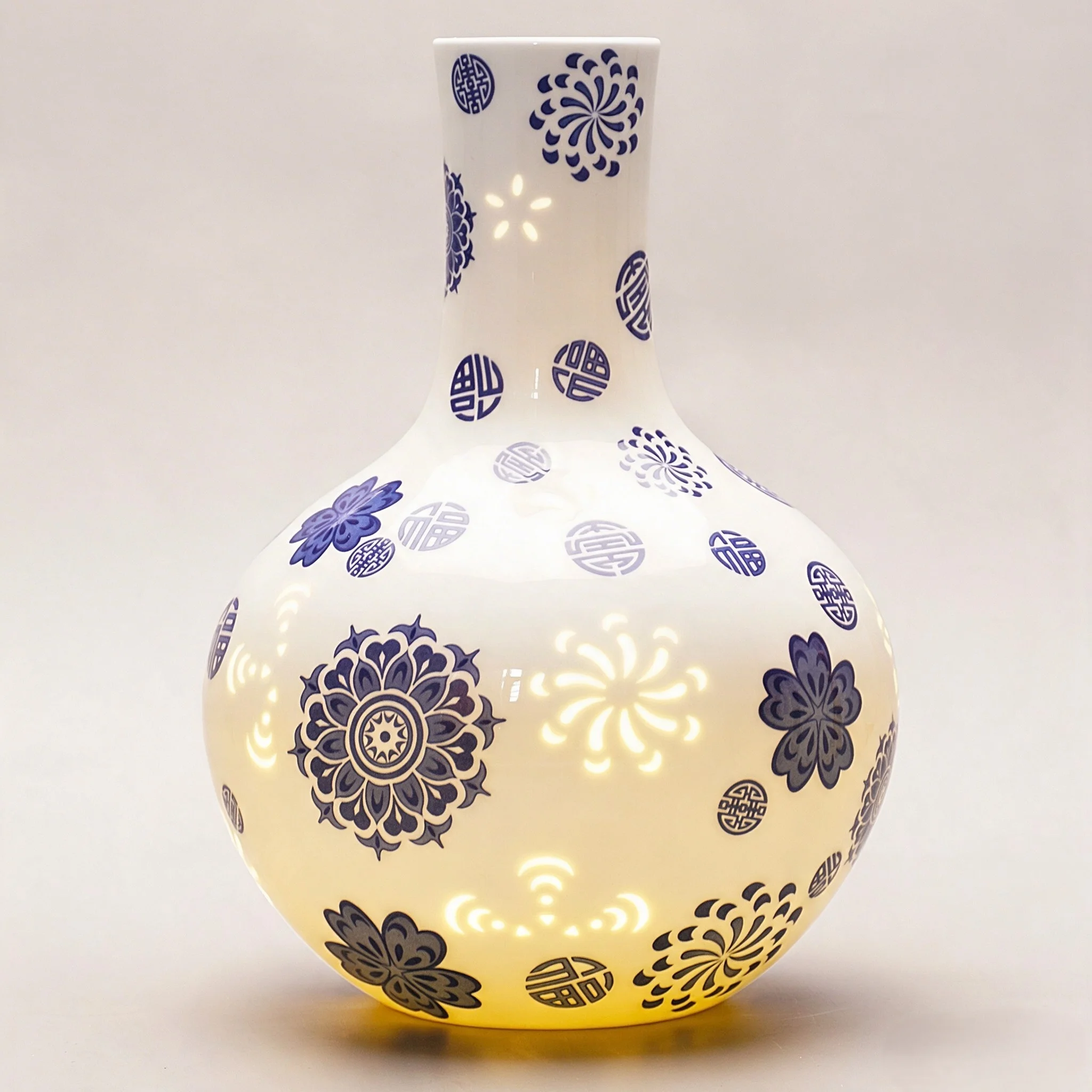 LIANHUA POTTERY Jingdezhen Linglong Porcelain Vase – 9-Inch Handcrafted Celestial Sphere Design for Sophisticated Living Space
