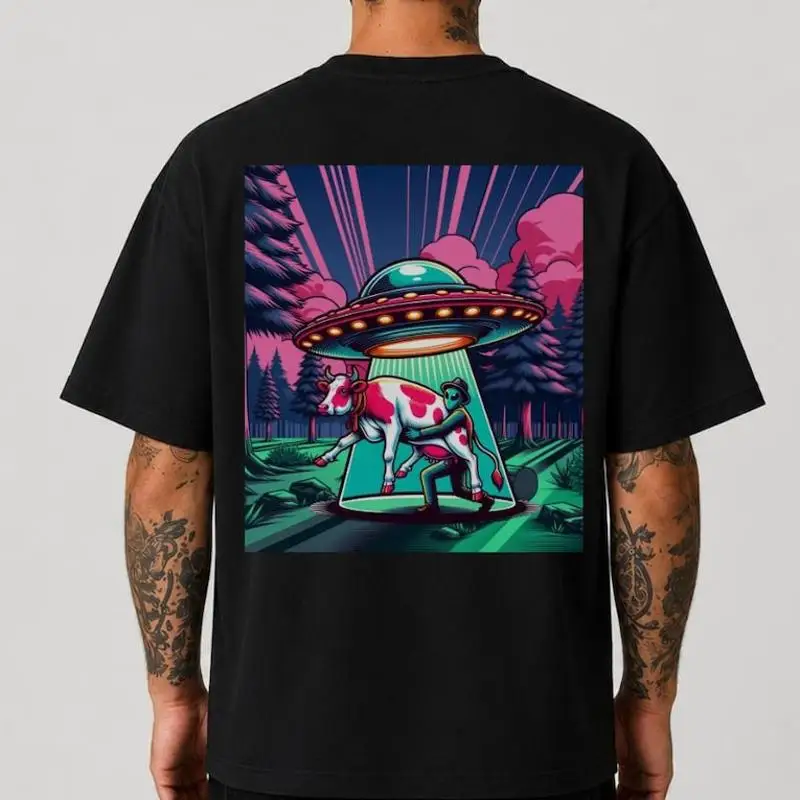 UFO Cow Abduction Funny Vintage Alien Paranormal Oversized Aesthetic T-Shirt
