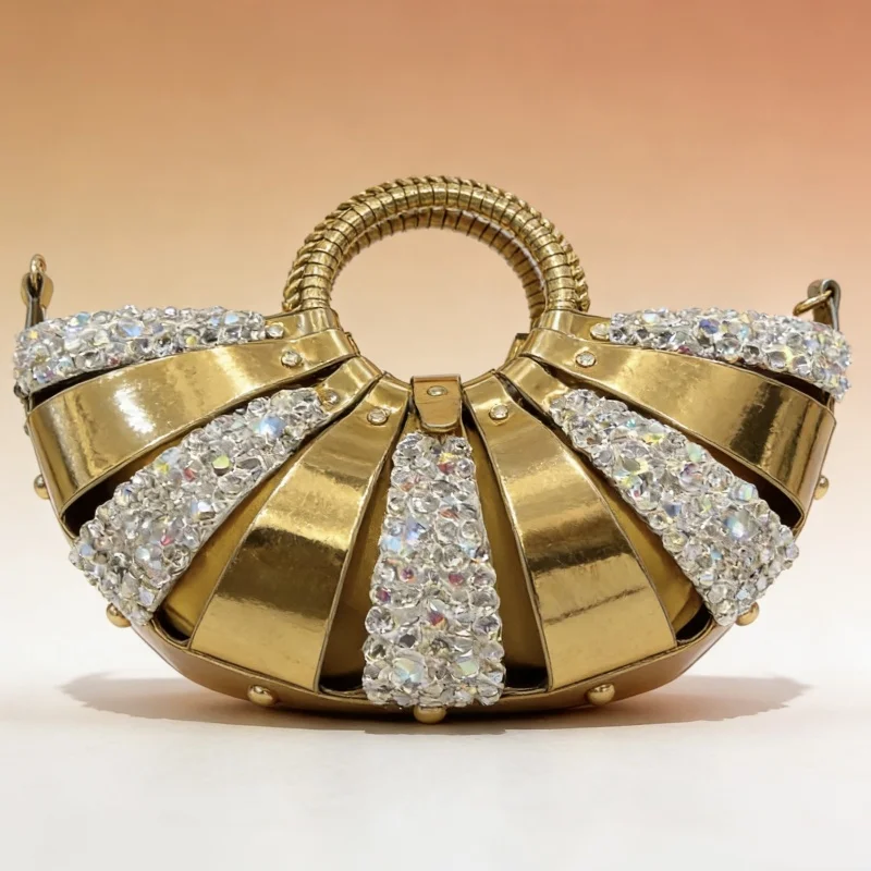 Luxury Sparkling Hollow Out Shell Bag Women Diamond Studded Handbag Rivets Decoration Party Wedding Clutch Evening Bag
