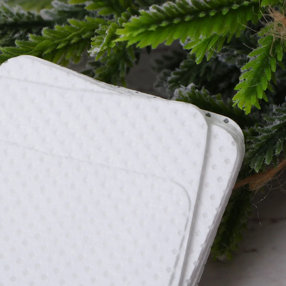 สำลีเช็ดทำความสะอาดเล็บ 1 กล่อง สำลีคุณภาพพรีเมียมสำหรับเช็ดขนตาปลอม ทำความสะอาดอย่างล้ำลึก สำลีเช็ดเครื่องสำอางและกาวติดเล็บ