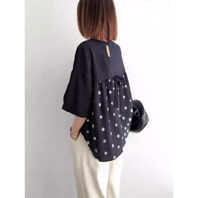 

2026 Summer Women's Crew Neck Medium Sleeve Rear Medium Hollow Button Splicing Polka Dot Top