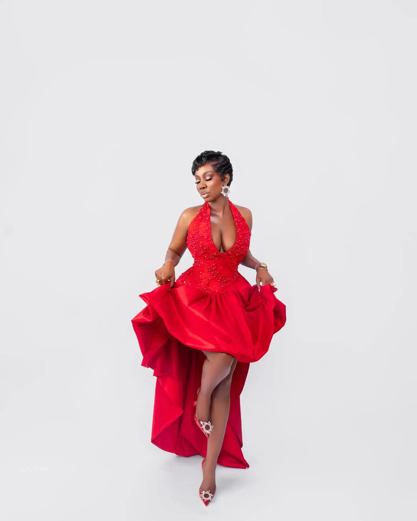 

Luxury Red Hi-Lo Woman Prom Dress For Photoshoot Sexy V Neck Sleeveless Bridal Morning Robes Night Gown Sleepwear Customized
