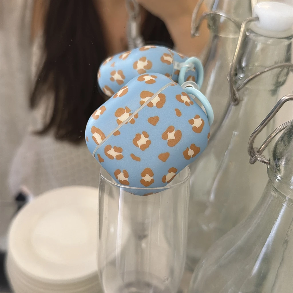 Trend Retro Style Blue Leopard Print Matte With Hook Shock Proof Earphone Cover Case for AirPods 1 or 2 3 4 5 Pro 2 Pro 3