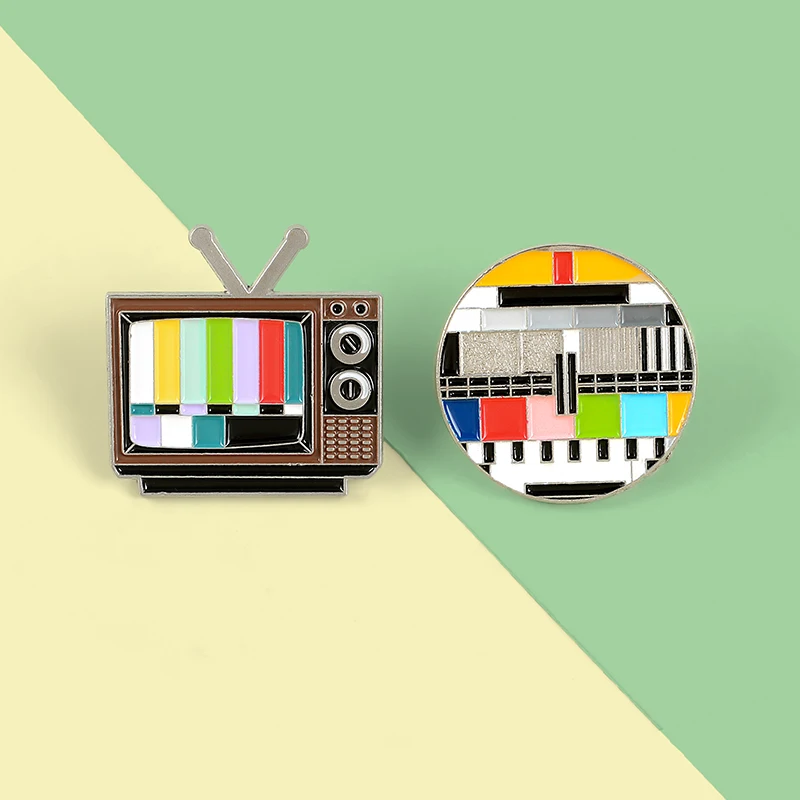 Vintage TV Enamel Pin No Signal TV Test Pattern Rainbow Screen Brooch Lapel Metal Badge Funny Jewelry Gift For Friends