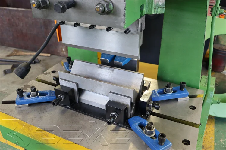 لكمة آلات لكمة السلع العملية مناسبة للإنتاج