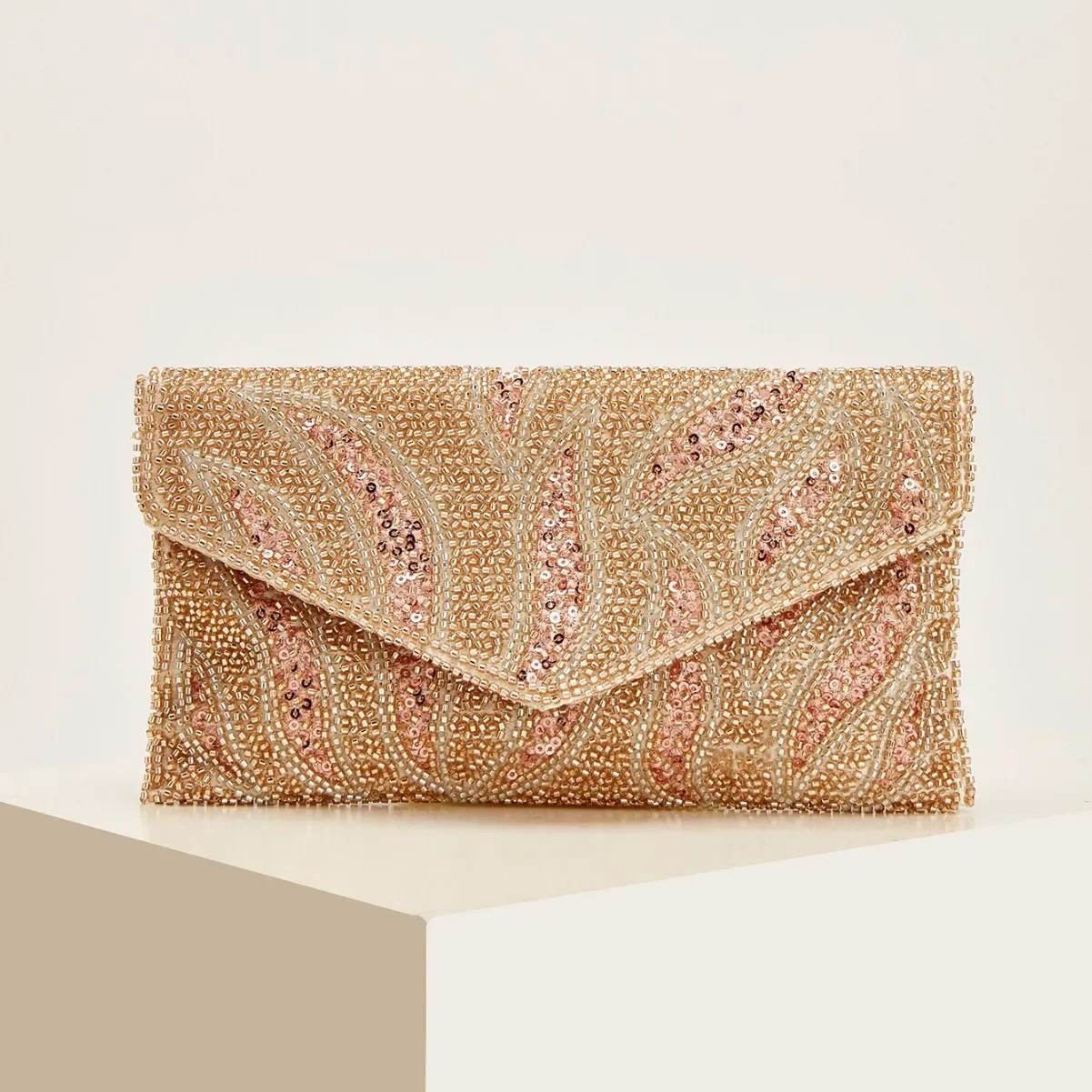 High-end chain single shoulder oblique span envelope bag cheongsam dinner bag fashion bead embroidery celebrity clutch bag