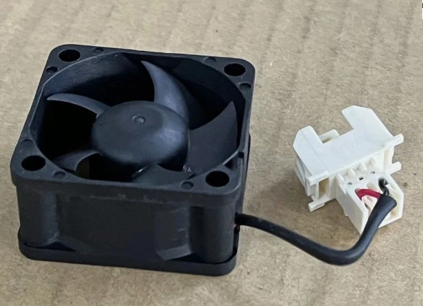 Brand New Aub0405HD 40 * 40 * 20mm 5V 0.38A 2 Pin Fast Delivery