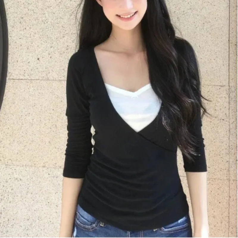 

Y2k Slim Fit Long Sleeve Tee Shirt Early Autumn New All-match T-shirt for Women Simple V-neck Single Breasted Tops Mujer Blouse