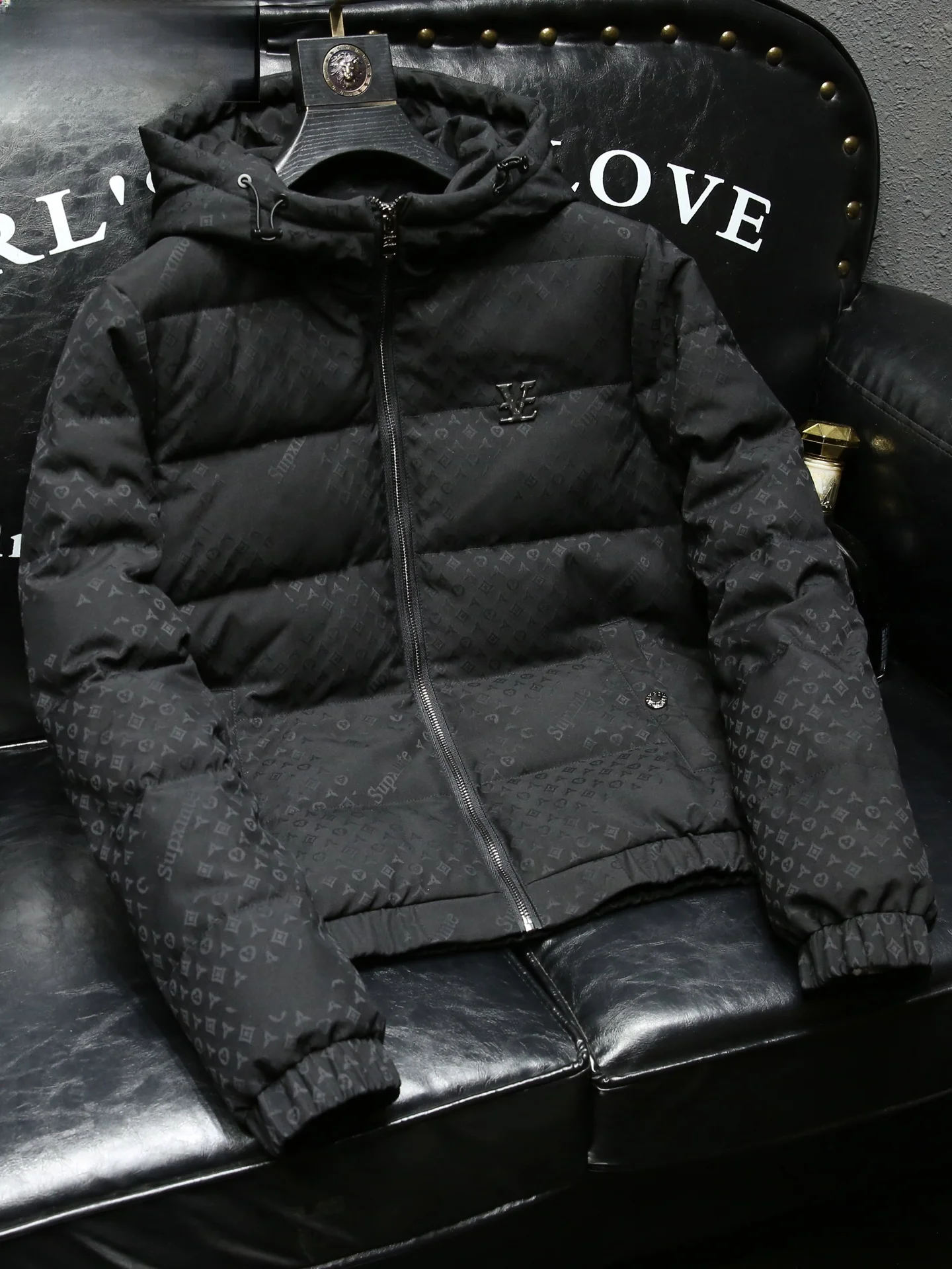 

Мужская высококачественная пуховая куртка с капюшоном, теплая, модная, с вышивкой, осенне-зимняя, новая, стильная, из полиэфирного волокна, легкая, люксовая