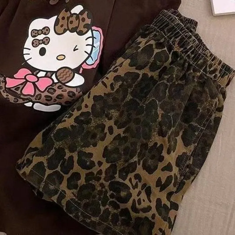 ใหม่ Hello Kitty พิมพ์เสื้อยืดแขนสั้นชุดน่ารักอะนิเมะพิมพ์ผ้าฝ้ายเสื้อยืดเสือดาวพิมพ์กางเกงขาสั้นผู้หญิงเสื้อผ้า