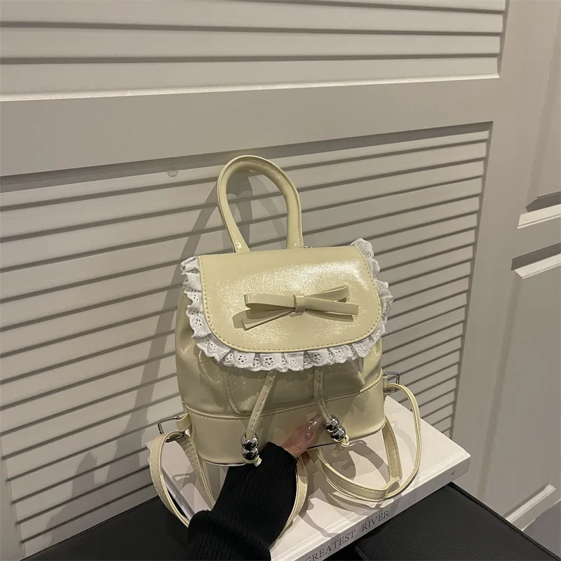 Lässiger Schulterrucksack aus PU-Leder mit Spitzenbesatz, eine zarte und süße Mini-Pendlertasche für Frauen
