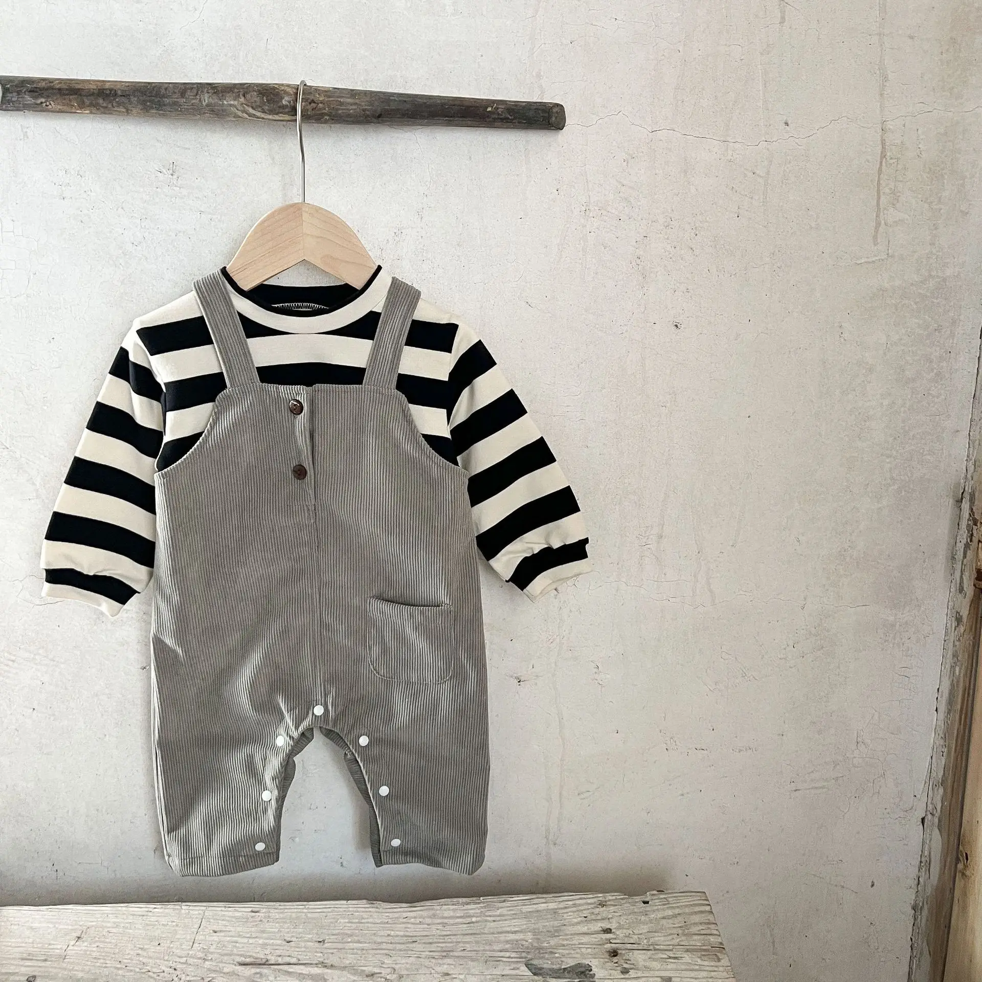 Autumn  Newborn Infant Baby Boys And Girls Corduroy Romper + Stripe T-shirt  Suit   Onepiece Kids Fashion Baby Clothing