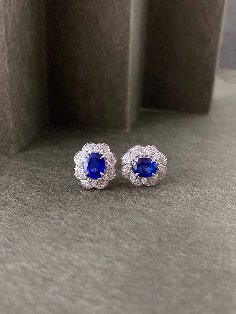 LUOWEND 100% 18K White Gold Earrings Elegant Flower Design Shiny Diamond Natural Sapphire Earrings for Women Wedding Jewelry