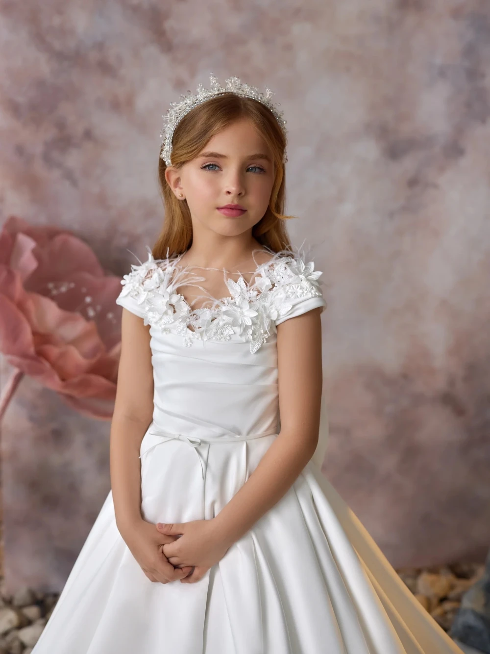Luuxrious 3D Flower Feathers A-line Long Girls Dresses For Wedding Elegant Bow Satin Kids Princess Gown Birthday Party Wear view 2
