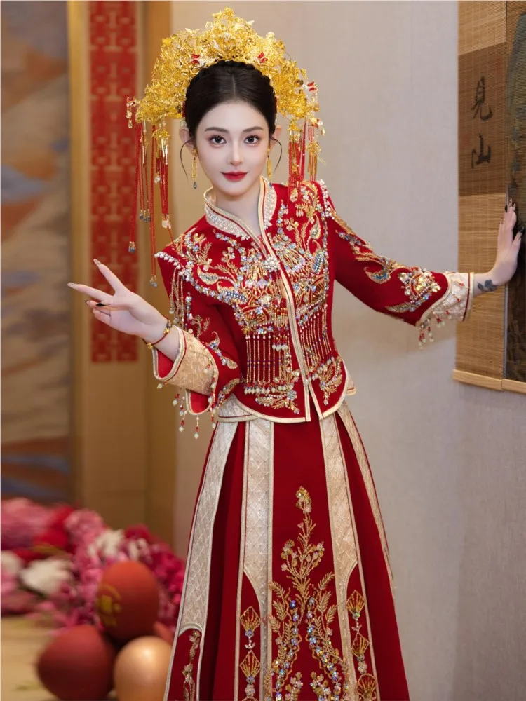 New bride's wedding dress toasting large-sized heavy industry Chinese-style