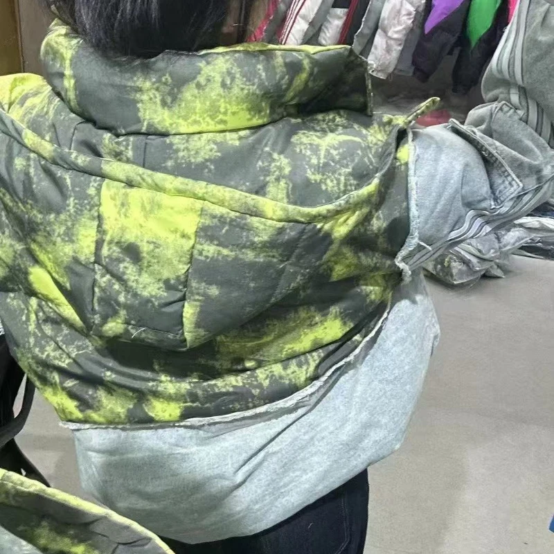 Damska kurtka puchowa na zimę 2025, ocieplana, modna, casualowa, parka z denimowymi przeszyciami, nowa, z odpinanym kapturem, 90% biały puch kaczki.