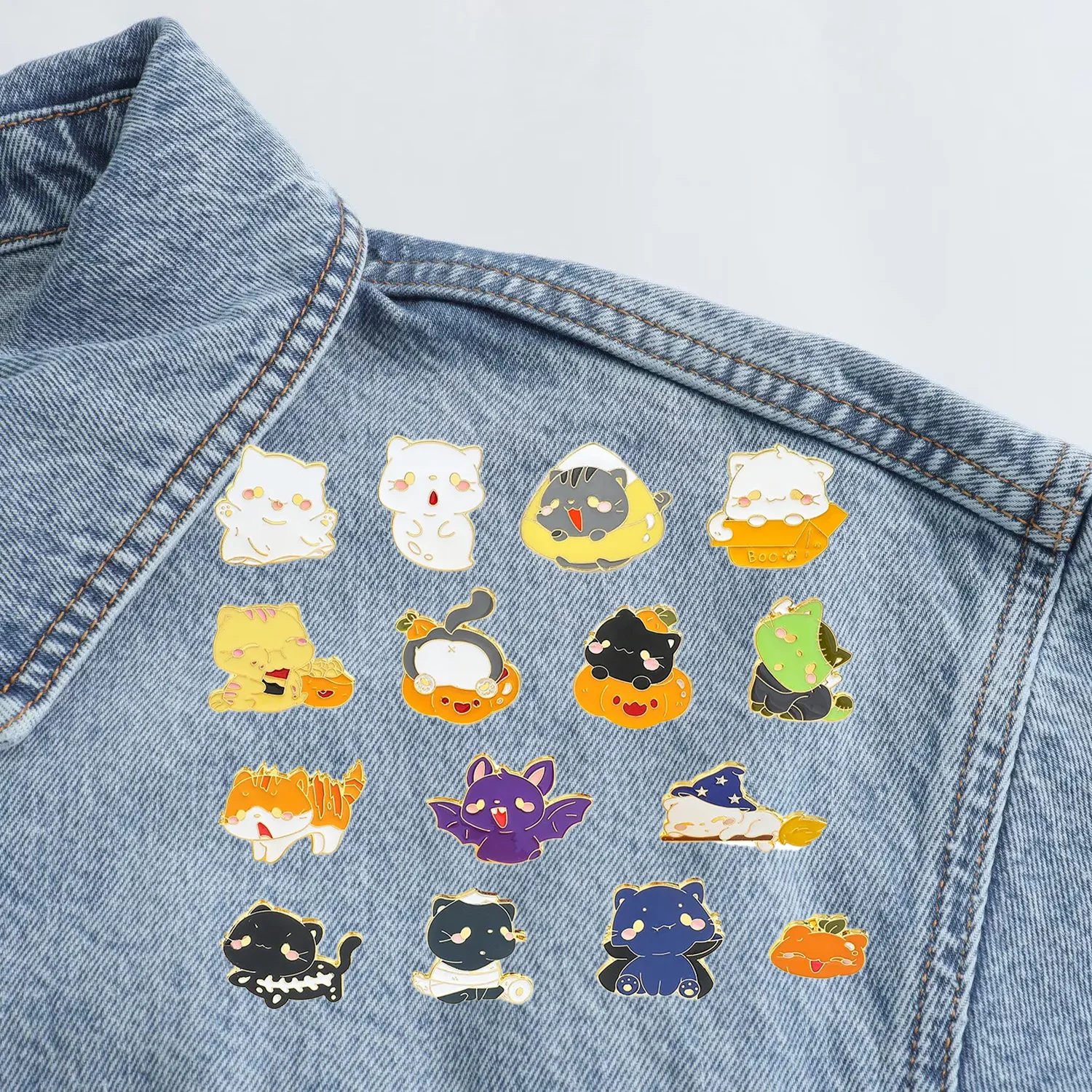 

Набор из 1 шт. милых мультяшных брошей в виде кошек: персонализированные и забавные аксессуары для сумок на Хэллоуин с креативными призраками, тыквами и котятами, игрушки в стиле аниме