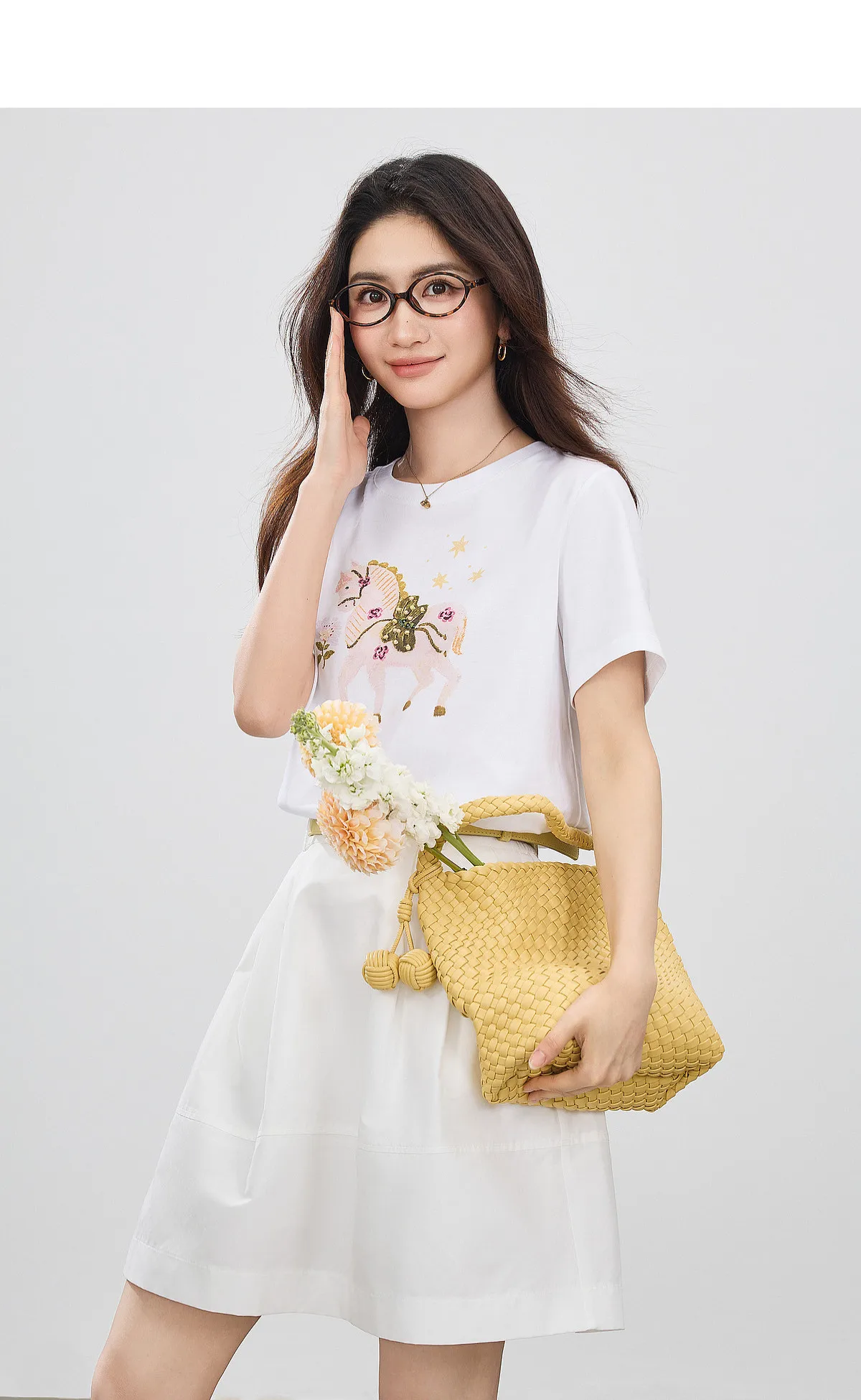 SENTUBILA Damen-T-Shirt mit Pferde-Print, 100 % Baumwolle, Sommer 2026, gerippter Rundhalsausschnitt, handbestickte Details, lässiges Alltags-Oberteil 162TG7259 – Detail 4