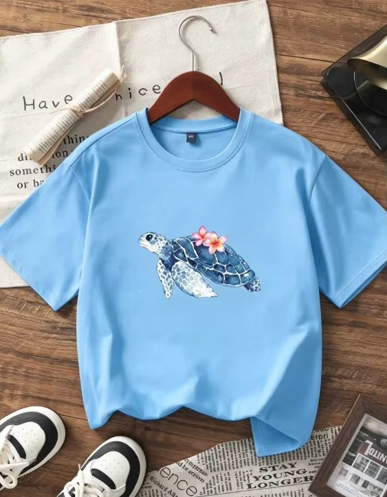 2026 New Arrival Women Summer Minimalist Ins Style Sea Turtle Graphic Print T-Shirt Casual Round Neck Short Sleeve Versatile Holiday Beach Vacation Basic Top T-Shirt