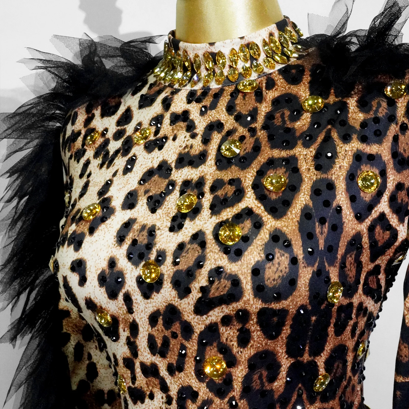 セクシーなレオパード柄ラインストーン付きブラックメッシュイベントコスチューム、女性用ボディストラス、ドラッグダンスステージ衣装、ナイトクラブ衣装
