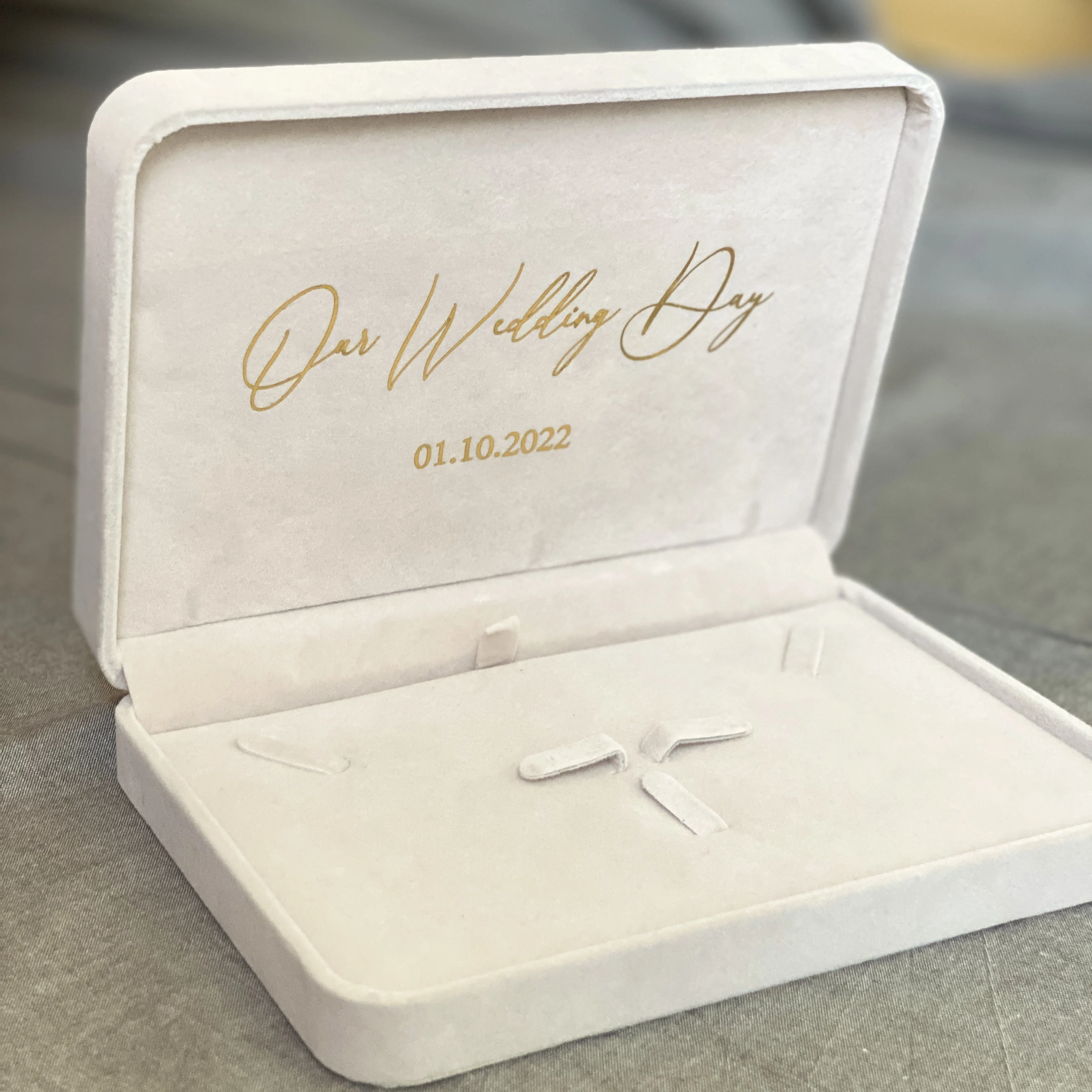 Custom Flannel Jewelry Box Personalise Wedding Ring Box Necklace Ring Earring Bracelet Gift Boxs For Bride Wedding Jewelry Box view 3