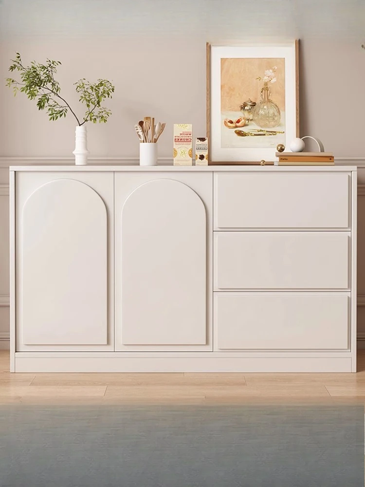 

Встроенный простой шкаф от пола до стены, чайный шкаф