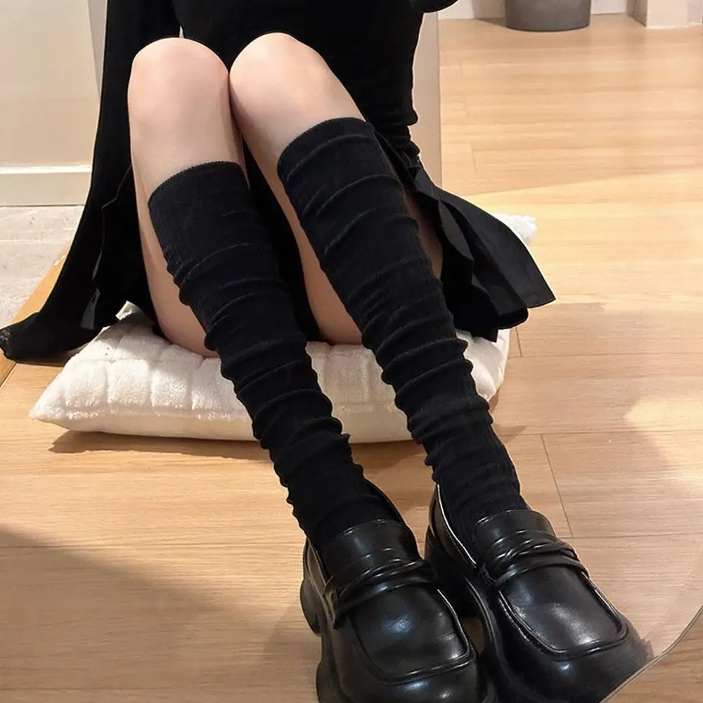 2Pairs شارع العليا الرياح الجوارب امرأة الخريف الشتاء بلون الفخذ العليا لطيف لوليتا جوارب النساء أسود أبيض طويل الساق الجوارب