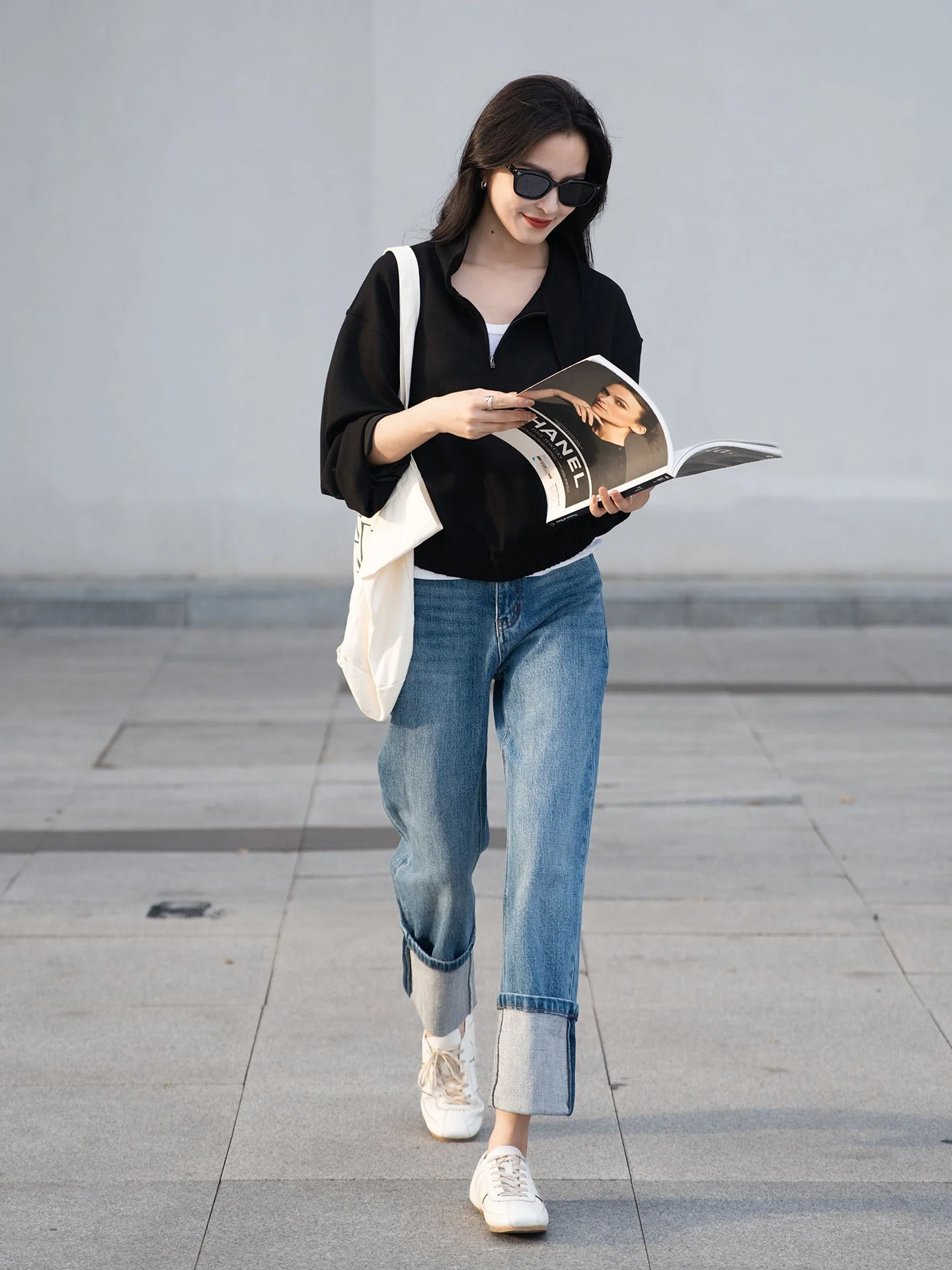 

Faionable Bla Hoodie with Stand Collar Practical Air Layer Elephant And Girfe Old Frie Relle Comfortable Sweatirt