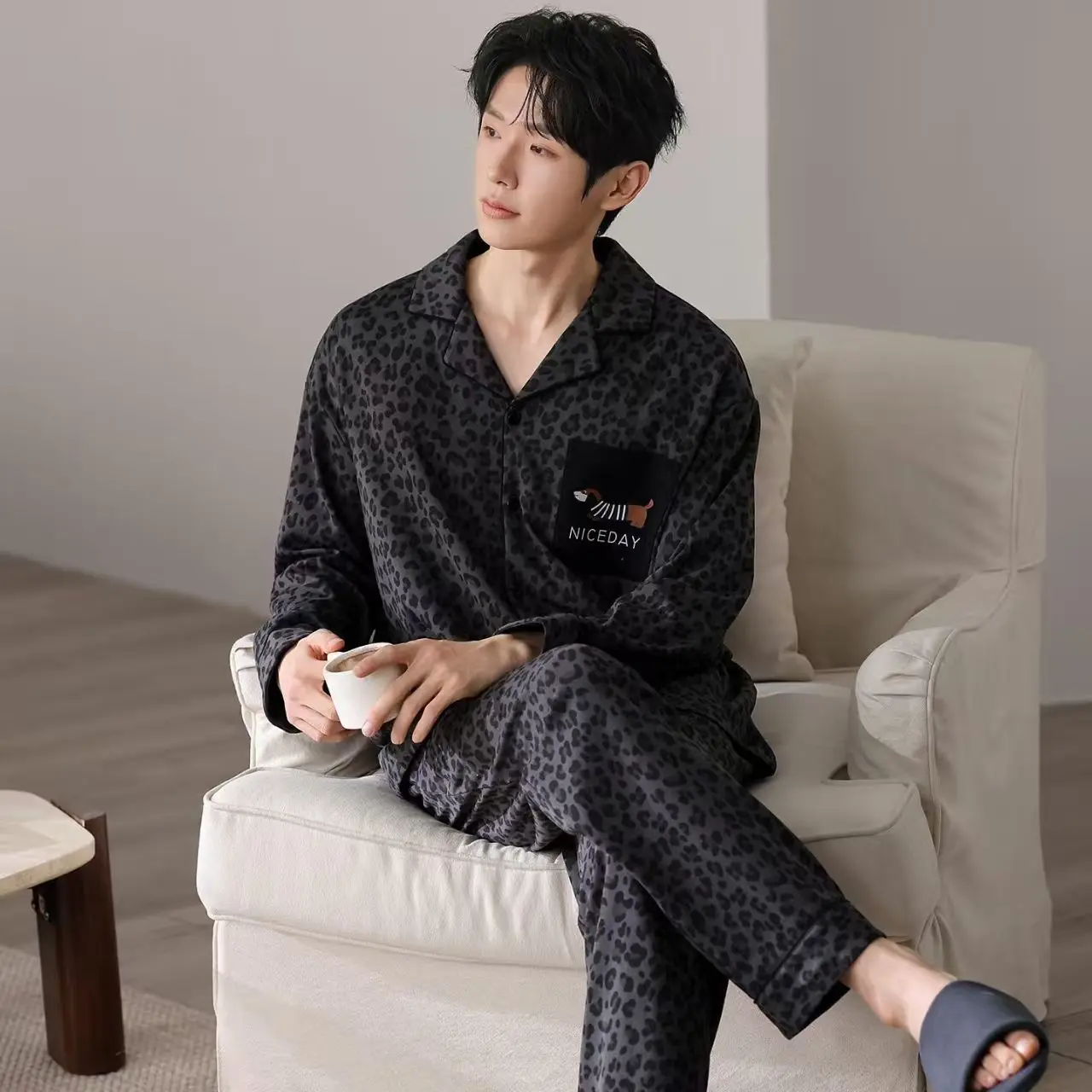 2025 New Men's Pajamas Spring and Autumn Long-Sleeved Casual Fashion Casual Suit Loose Large Size Home Wear