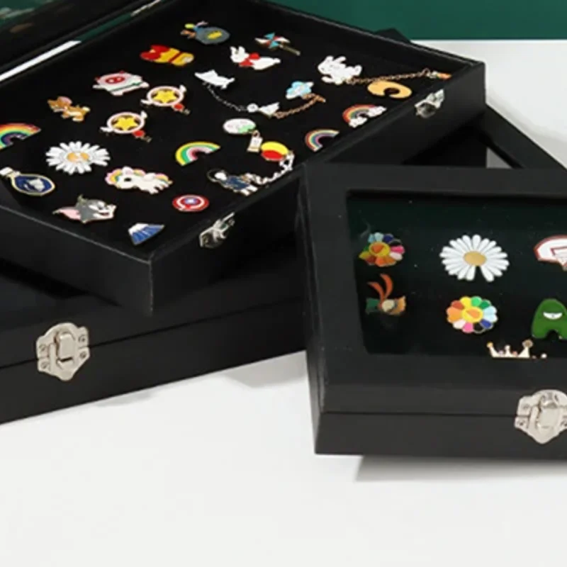 دبوس ميدالية عرض صندوق شارة صندوق تخزين شفاف الغبار دبوس صندوق عرض لإطار عرض جمع المجوهرات ميدالية