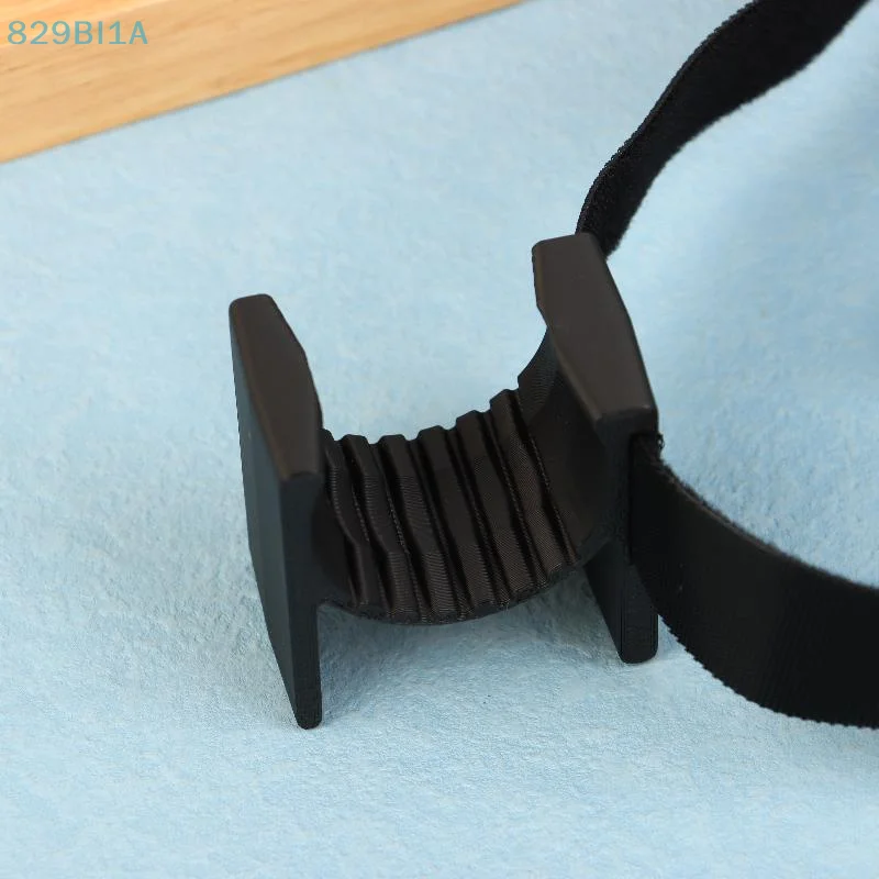 

1PC Funny Golf Ankle Stand Portable Golf Ball Holder Creative Hot Selling Golf Trainer