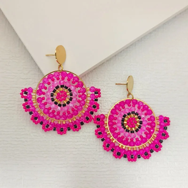 Image of Damen-Ohrringe im Bohème-Stil mit Kristallreisperlen, handgeknüpft, rosarot, aus Legierung, modischer Schmuck, vielseitiges Blumendesign