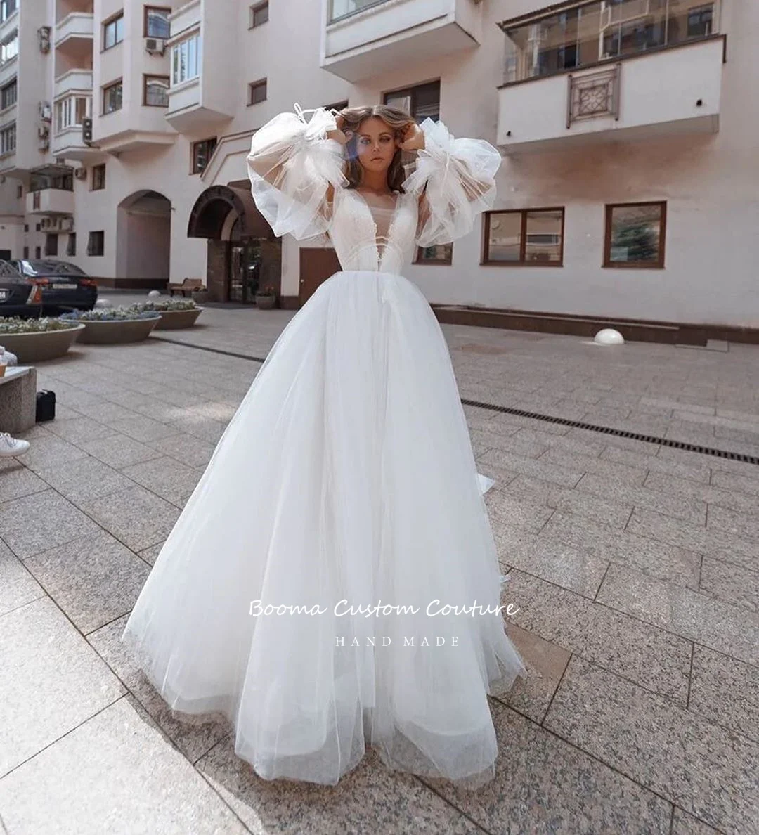 Booma Deep V-Neck A-Line Beach Wedding Dresses Puff Sleeves Appliques Backless Bride Dresses Pleated Tulle Long Bridal Gowns