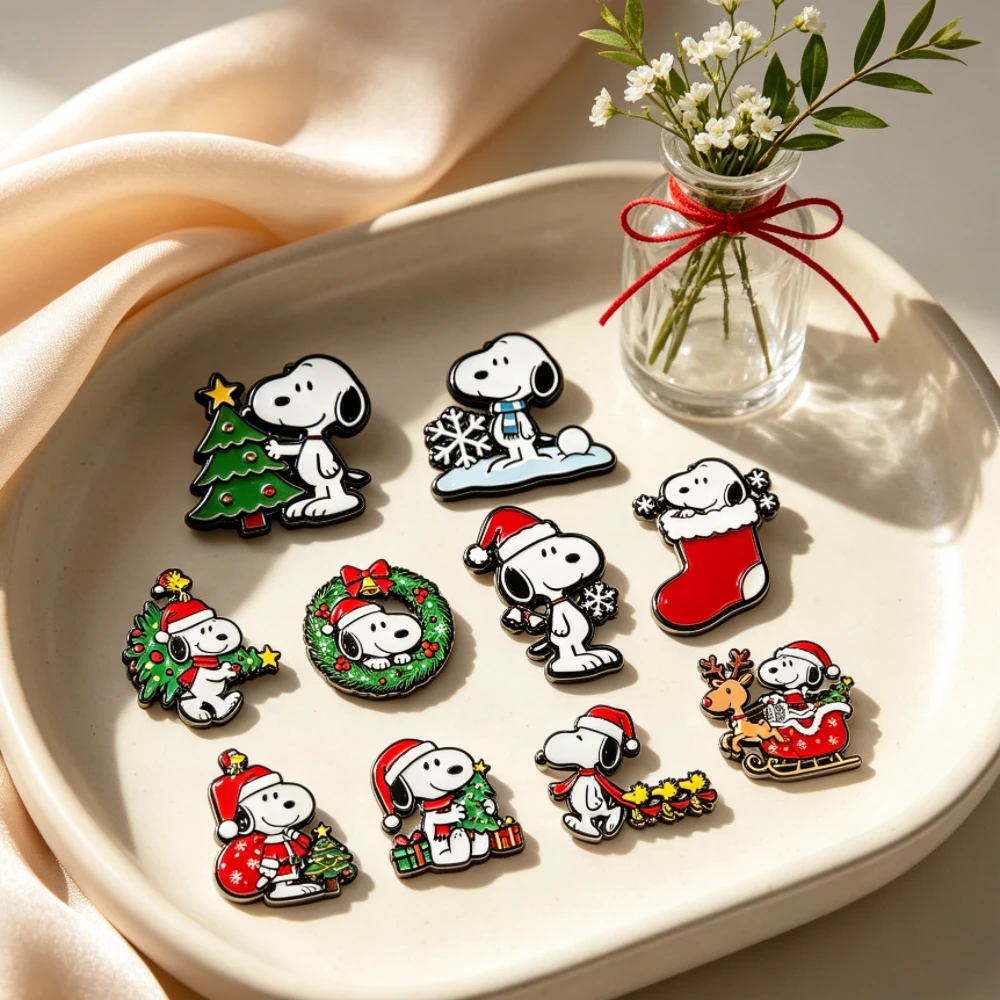 10 Stück Weihnachts-Cartoon-Welpen-Anstecknadeln-Set, niedliche Hunde-Broschen für die Feiertage, dekorative Ansteckabzeichen für Kleidung und Accessoires – Detail 3